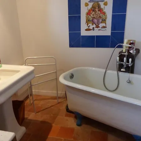 Дом отдыха Charmante Fermette Renovee - Animaux Bienvenus - Pres De Commentry - Fr-1-489-228