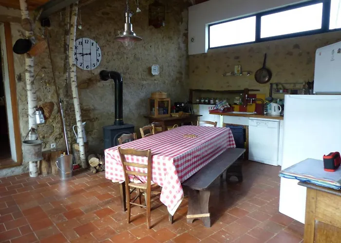 Charmante Fermette Rénovée - Animaux Bienvenus - Près De Commentry - Fr-1-489-228