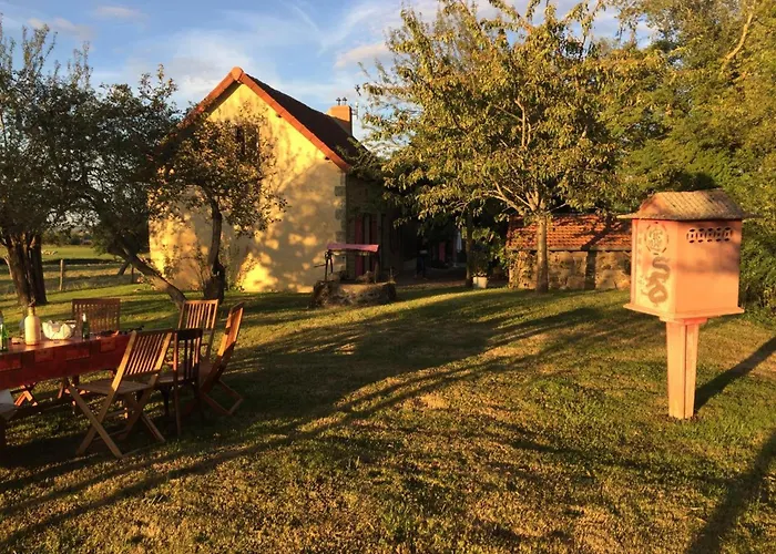 Charmante Fermette Rénovée - Animaux Bienvenus - Près De Commentry - Fr-1-489-228 *